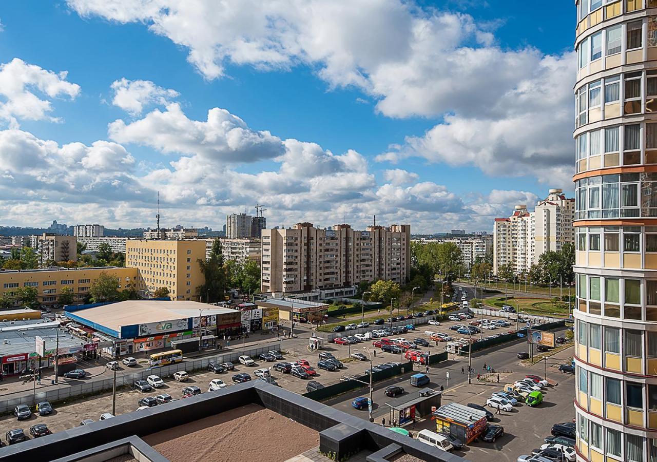 Дизайнерські Апартаменти На Оболоні В Жк Smart Plaza Obolon Біля Станції Метро Мінська Kiev Habitación foto